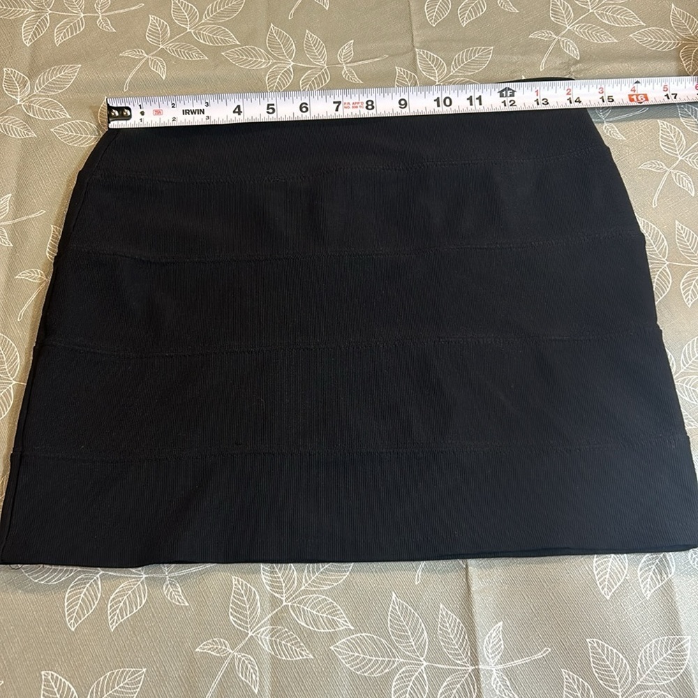 Ladies Seductions Mini Skirt. - Picture 5 of 7